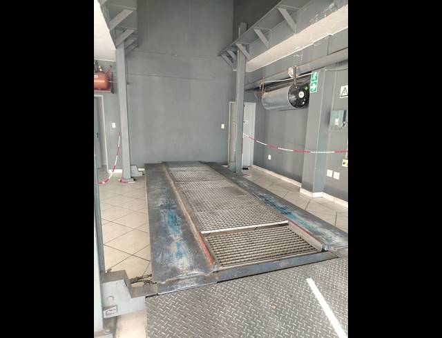 824M² SHOWROOM FOR SALE IN GLENLILLY